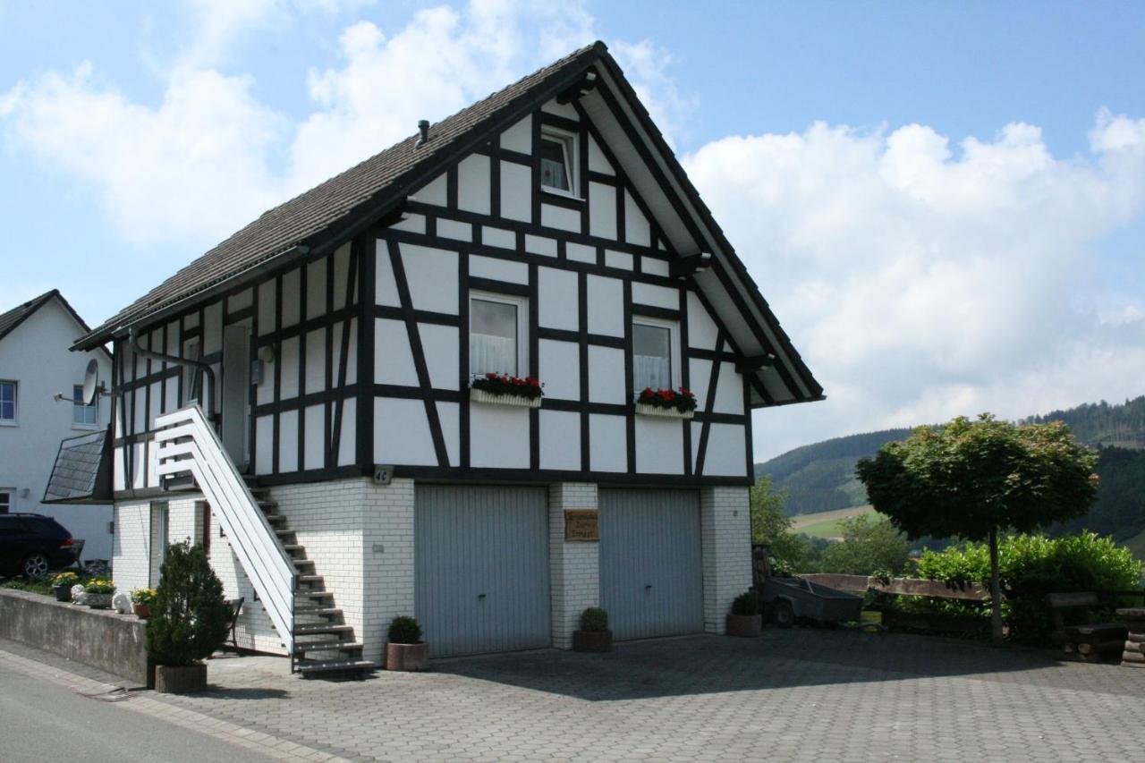 Ferienhaus Zur Ennest Schmallenberg Buitenkant foto